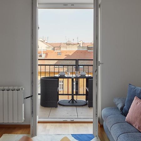 Bright Apartment In New Town By Prague Days Zewnętrze zdjęcie