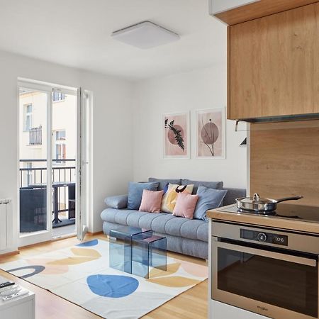 Bright Apartment In New Town By Prague Days Zewnętrze zdjęcie