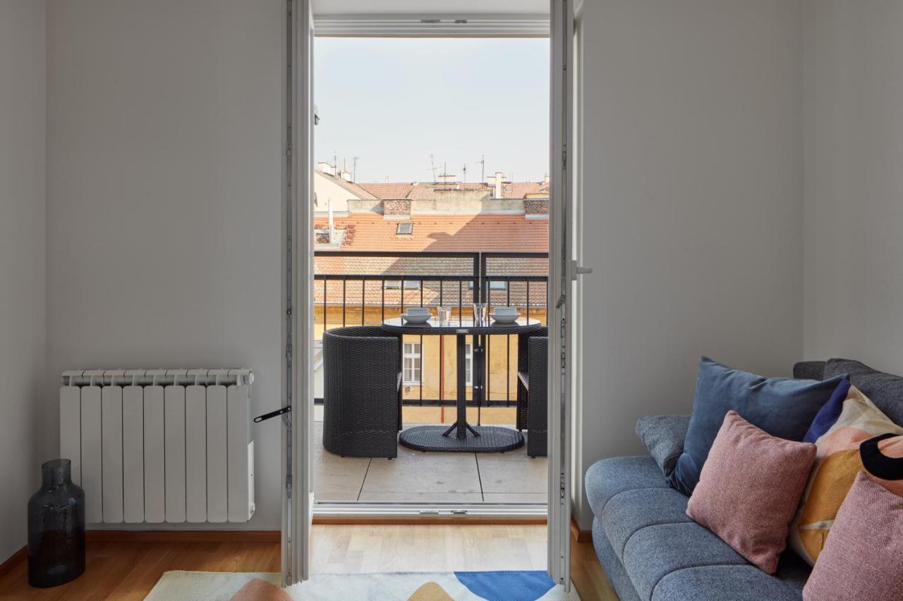Bright Apartment In New Town By Prague Days Zewnętrze zdjęcie