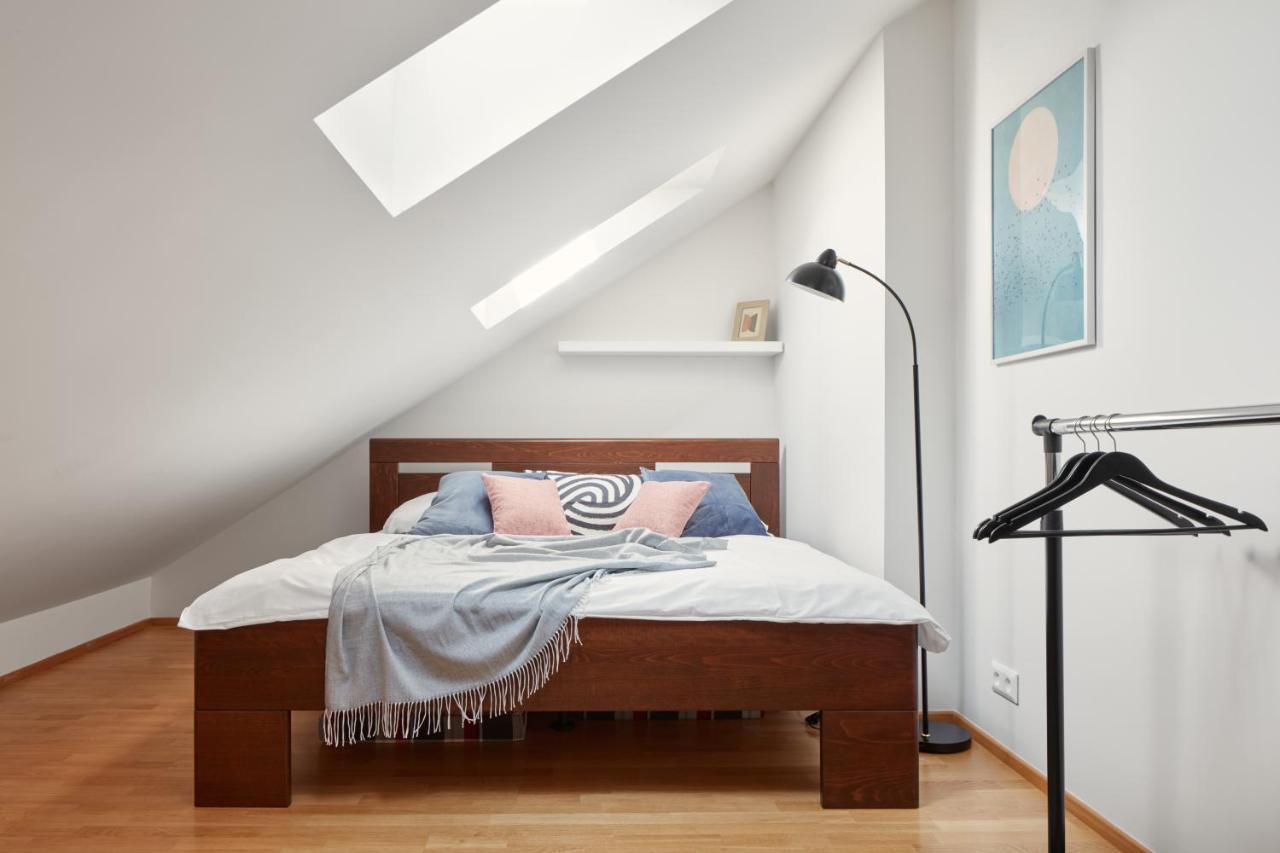 Bright Apartment In New Town By Prague Days Zewnętrze zdjęcie