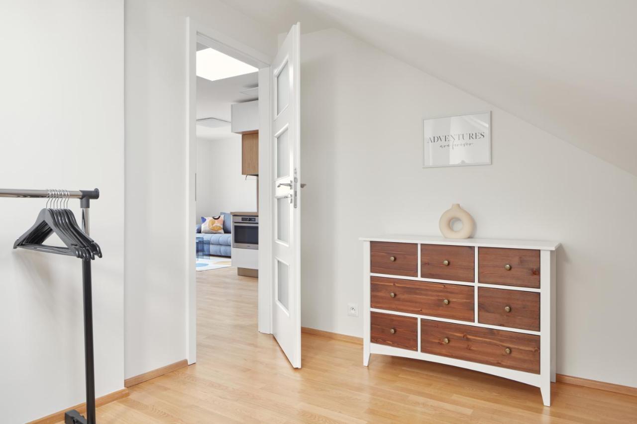 Bright Apartment In New Town By Prague Days Zewnętrze zdjęcie