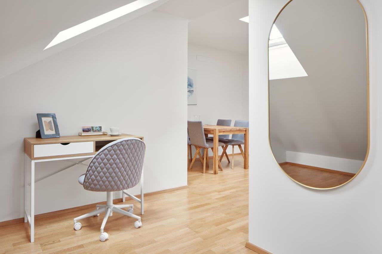 Bright Apartment In New Town By Prague Days Zewnętrze zdjęcie